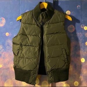 ✨5 for $20✨ Old Navy Frost Free Puffy Vest